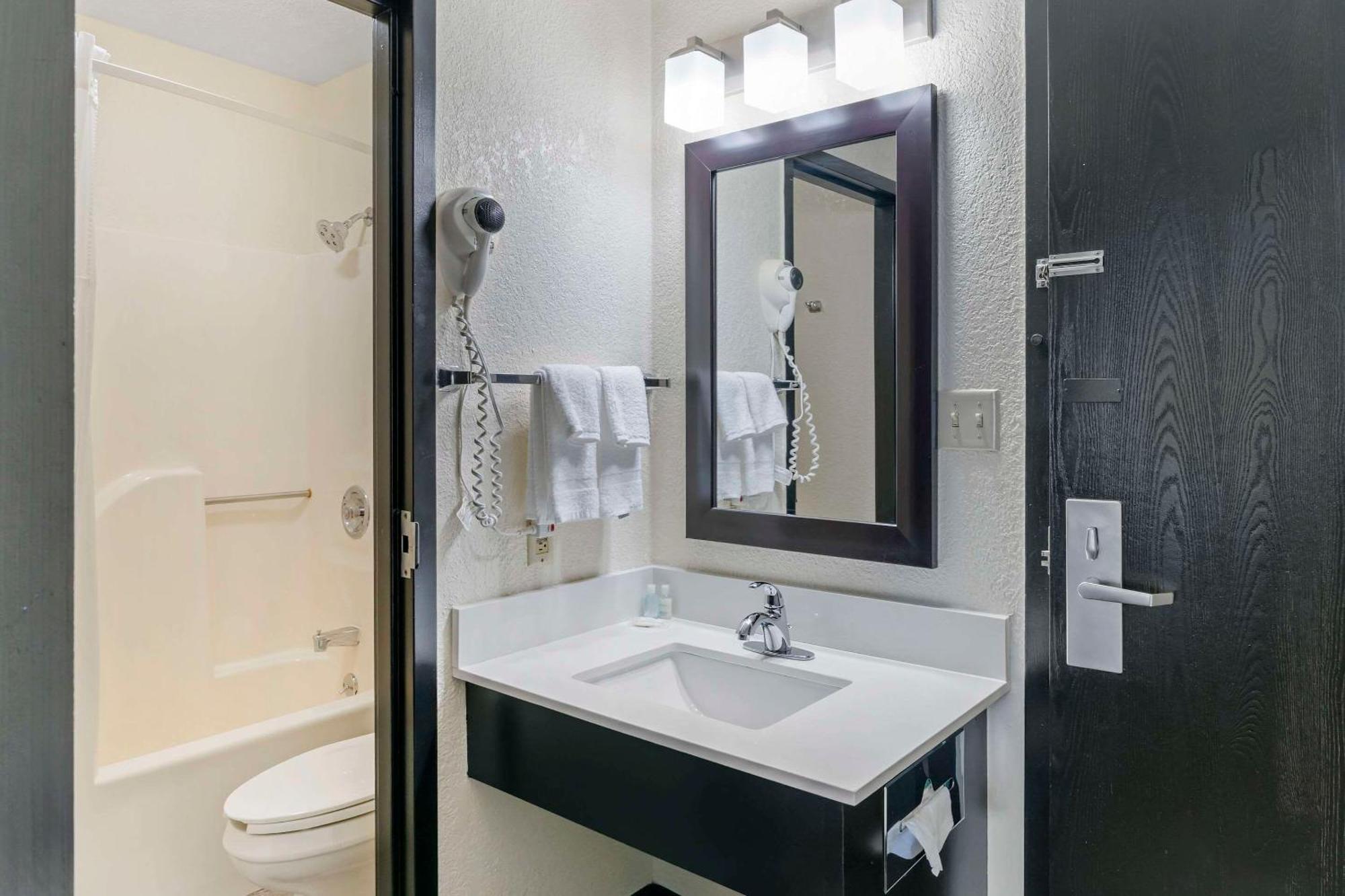 Clarion Pointe Hotel Jasper Luaran gambar