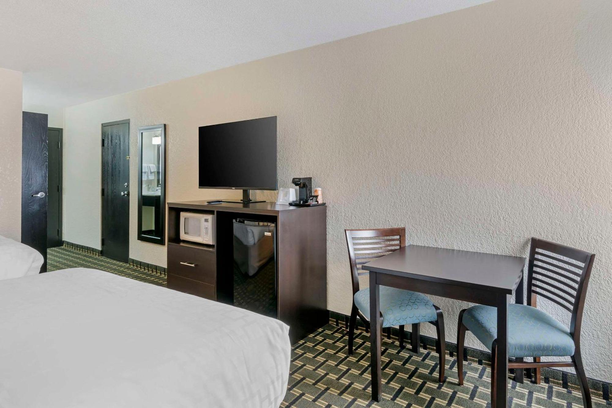 Clarion Pointe Hotel Jasper Luaran gambar